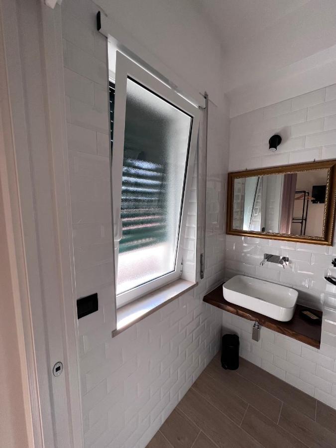 Medusa Duomo Guest House نابولي المظهر الخارجي الصورة